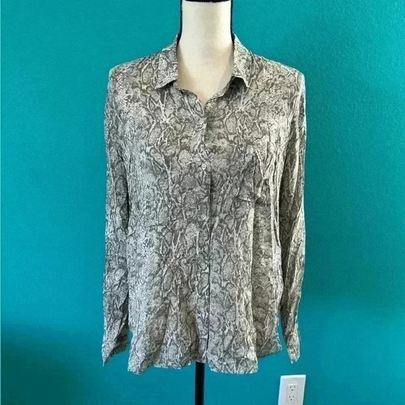 Rails grey snakeskin button up long sleeve flowy shirt in size medium - Picture 1 of 5